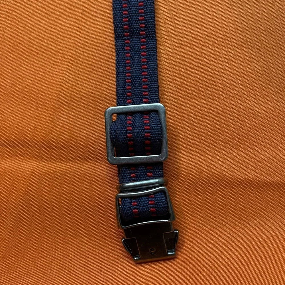 6/$25 Stylish Navy and Red Dog Collar new used
